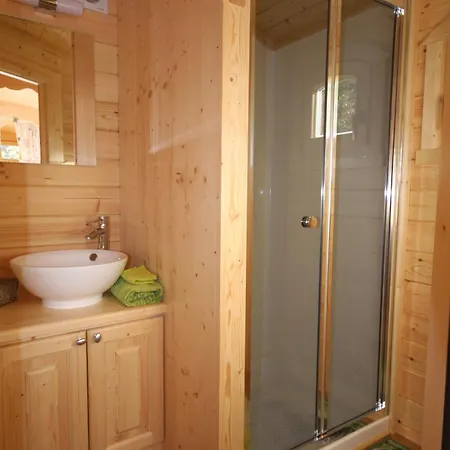 Luxury tent Les Roulottes De La Dordogne *