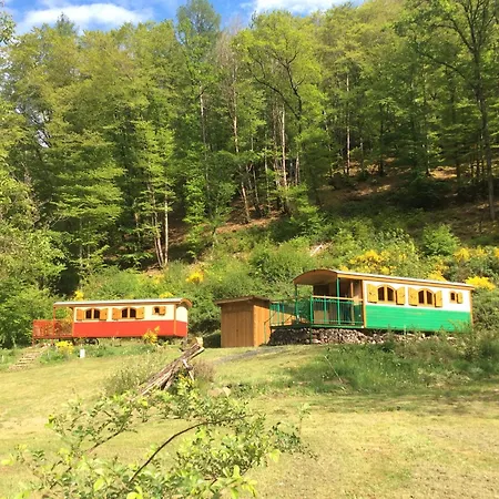 Luxury tent Les Roulottes De La Dordogne Champagnac (Auvergne)